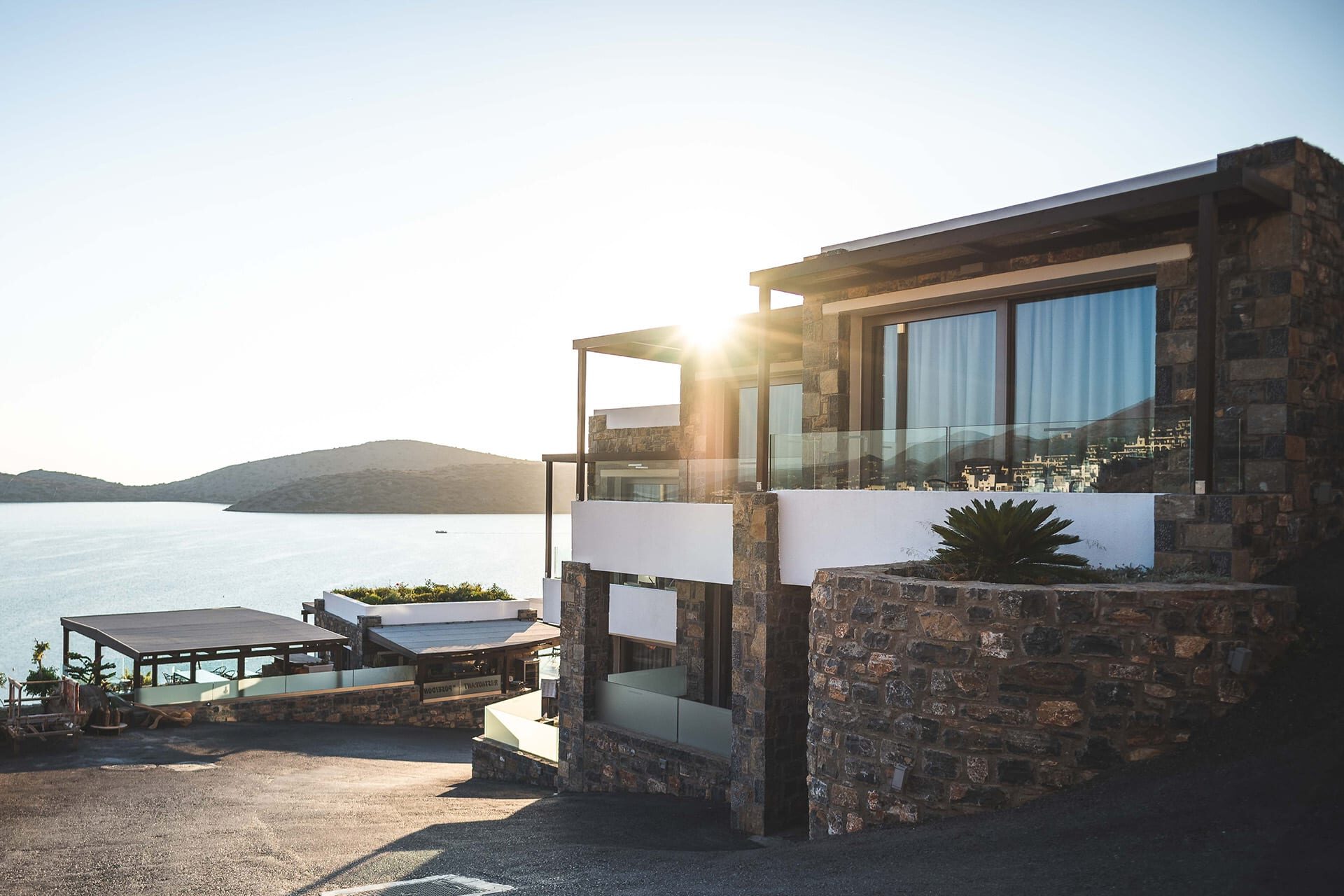 pexels alex staudinger 1732414 e1758780367682